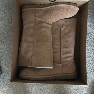 Tan uggs